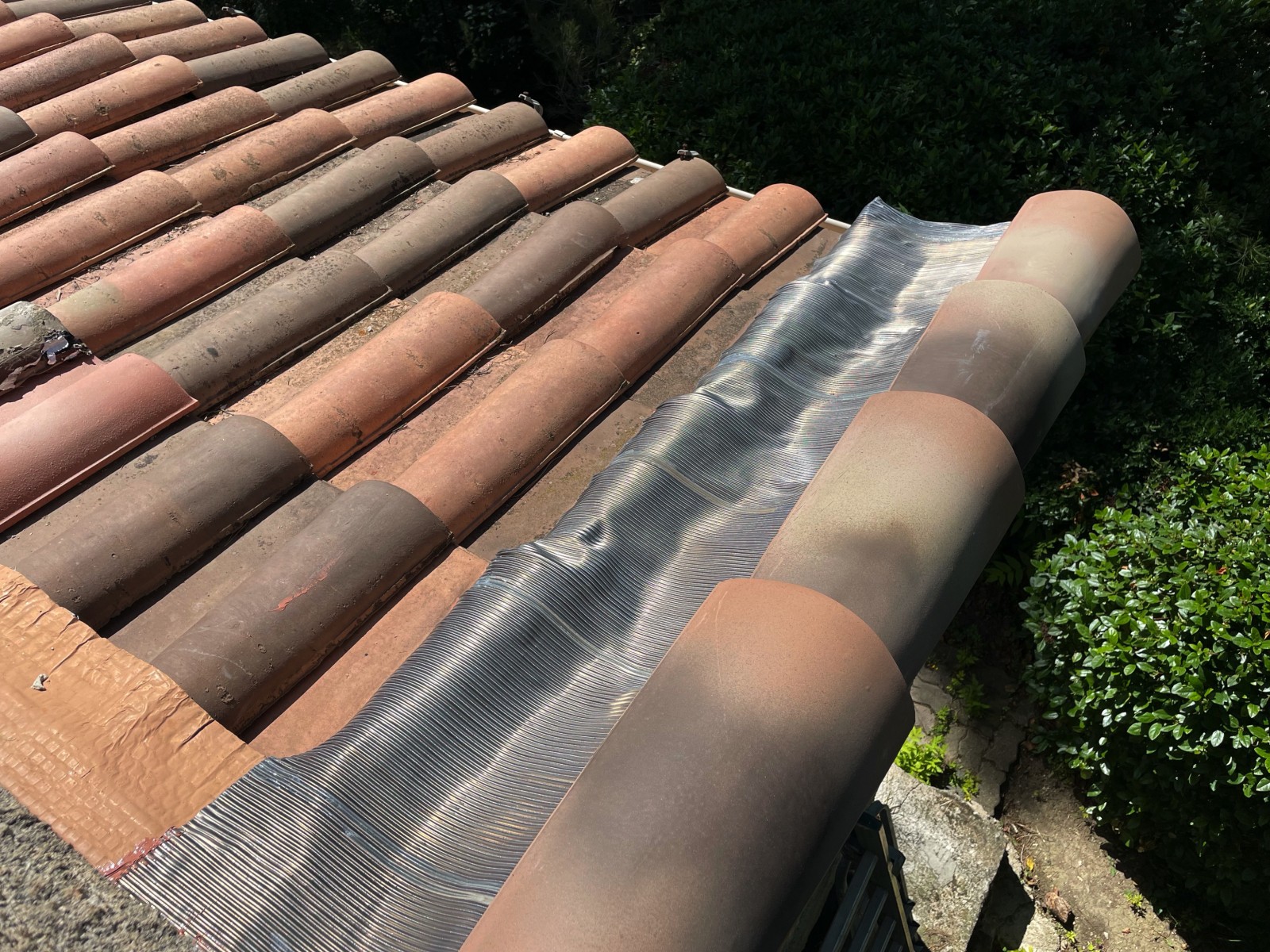 Service de charpentier couvreur pour la pose d'une toiture traditionnelle à Châteauneuf-les-Martigues 13220