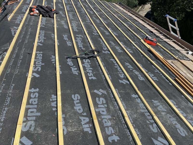 pose d'ecran sous toiture à luynes 13080