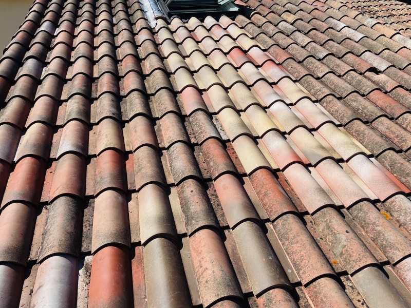 pose de tuiles neuves sur marignane