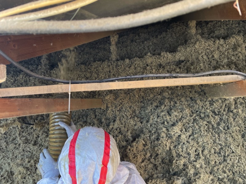 Pose d'une isolation en comble perdu par soufflage laine de roche sur Saint-Victoret 13730