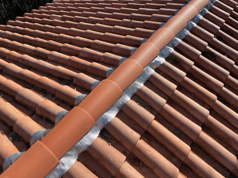 couvreur pour rénovation de faîtage à saint-victoret 13730