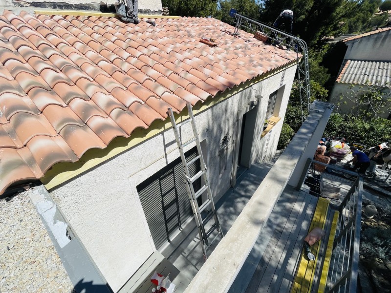Changement de toiture avec rénovation de charpente et isolation sur Ensuès-la-Redonne 13820