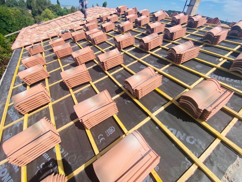 pose des tuiles sur litaux à marignane