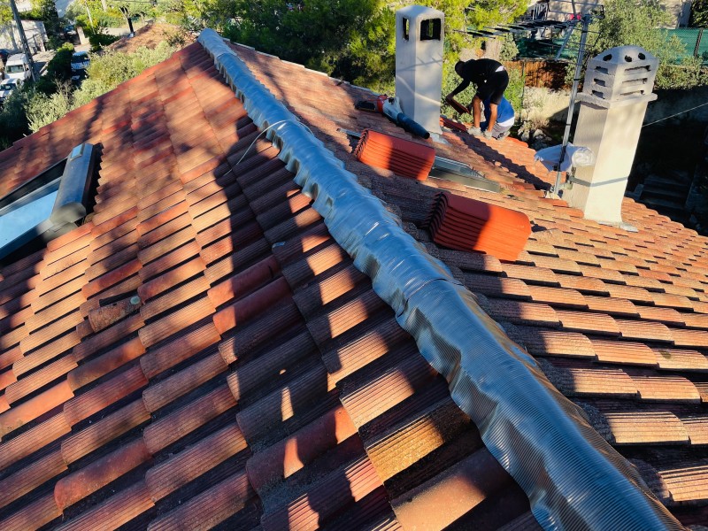 Couvreur pour rénovation d’une toiture de maison sur Bouc-Bel-Air 13320