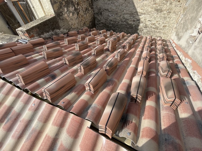 Pose de tuiles à Lambesc 13410