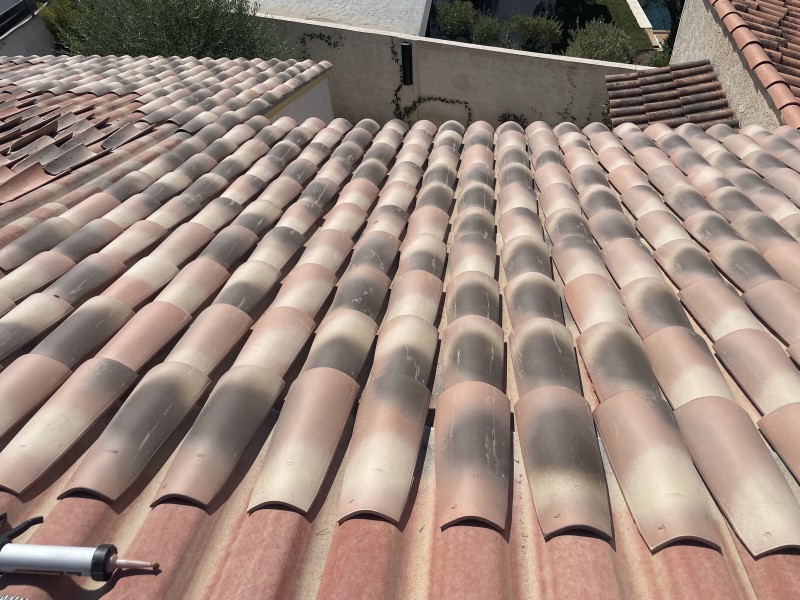 Intervention couvreurs pour un changement de toiture de maison sur Bouc-Bel-Air 13320