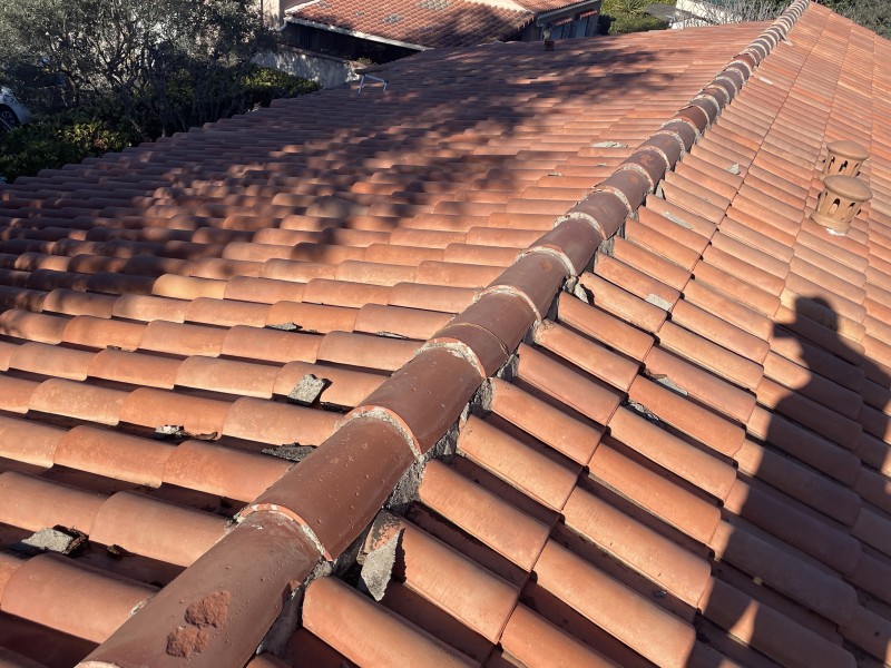 Avant rénovation de faîtage saint-victoret 13730