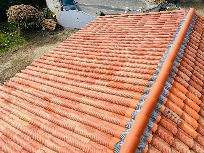 faitage closoir avec nettoyage toiture sur velaux