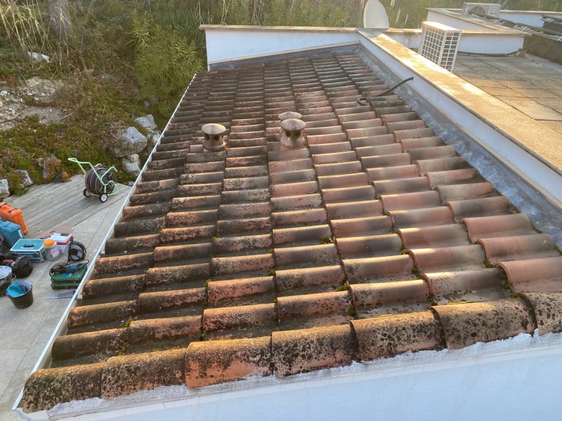 toiture avant intervention sur les pennes mirabeau