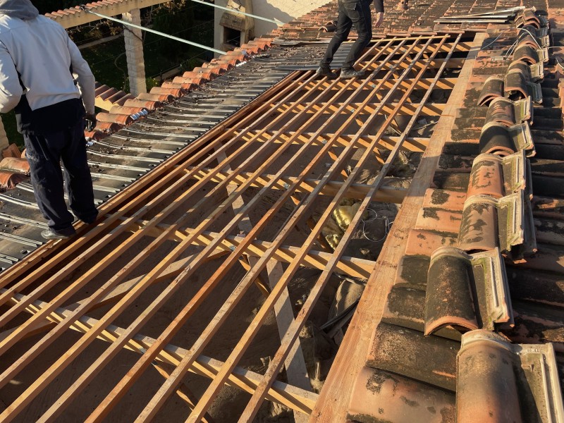 Réparation de toiture de maison à Velaux 13880