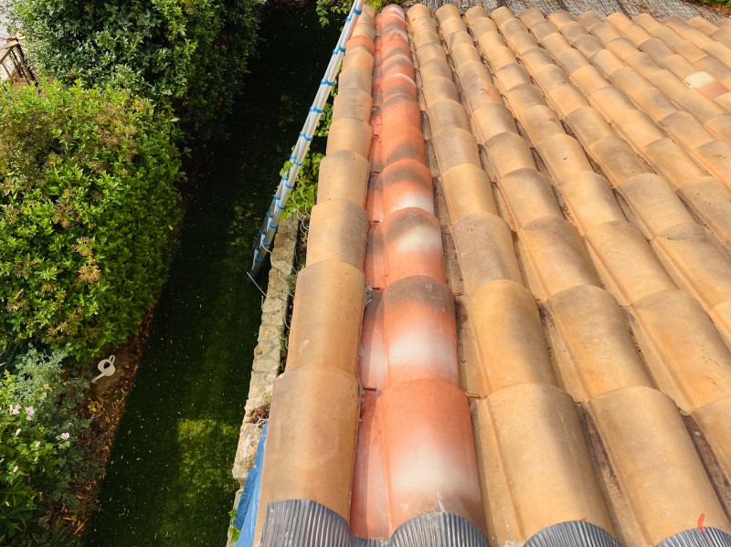 Changement d’un Faîtage et d’une Rive avec nettoyage de toiture de maison sur Bouc-Bel-Air 13320