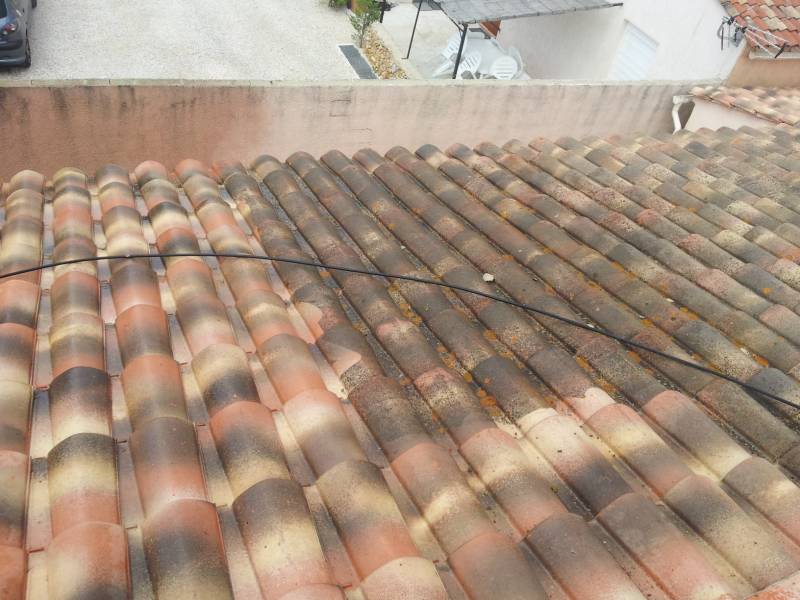 Démoussage tuile prés de marignane