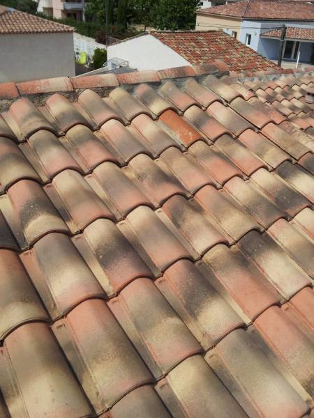 toiture avec démoussage fini à marignane