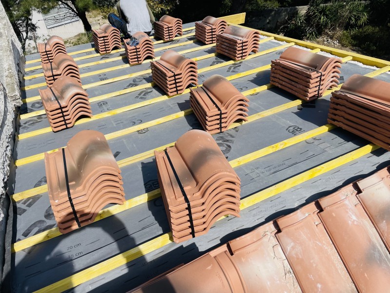 pose des tuiles mecanique sur Ensuès-la-Redonne 13820