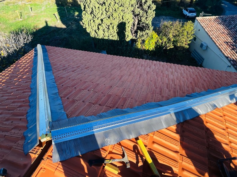 Intervention couvreurs  pour une Réfection de toiture de maison sur Châteauneuf-les-Martigues 13220 près de Marignane