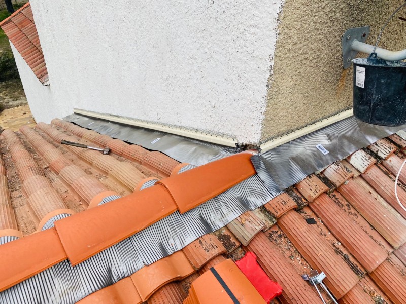 pose de solin plomb sur velaux