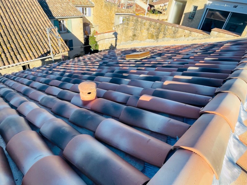 Toiture PST Canal fini sur Grans