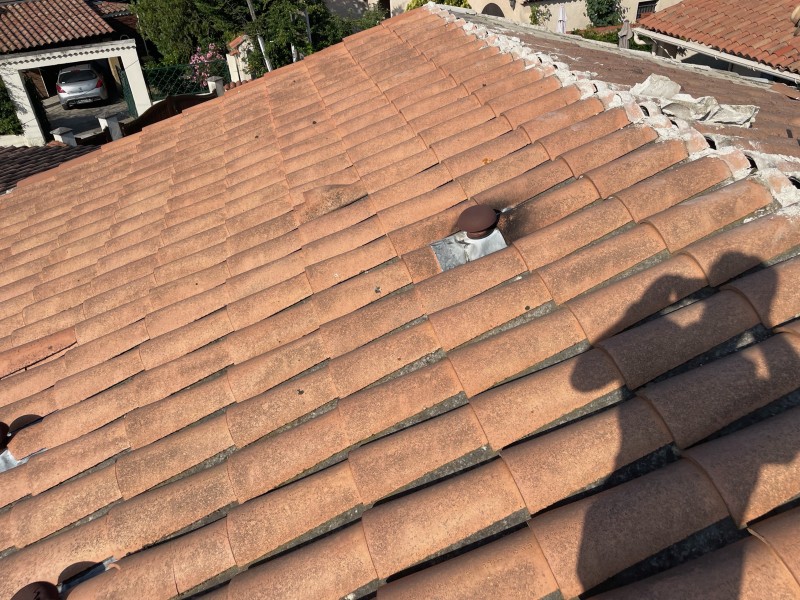 Intervention couvreurs pour un changement de toiture de maison sur Bouc-Bel-Air 13320