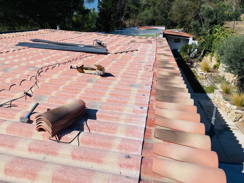 Pose des tuile canal sur Génoise sur velaux