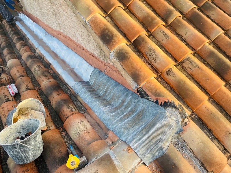 Nouvelle réfection de Solin d’une toiture de maison sur Marignane 13700