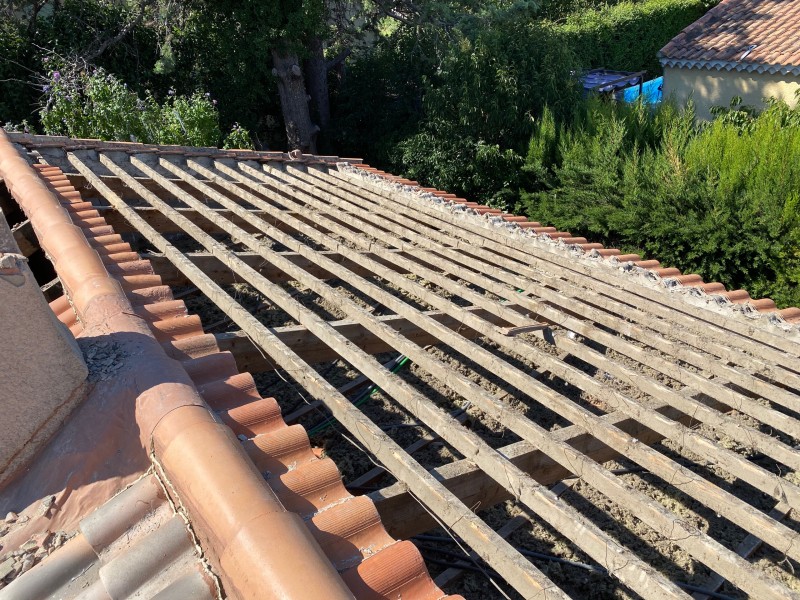 Dépose de toiture en tuile Mécanique sur Marignane