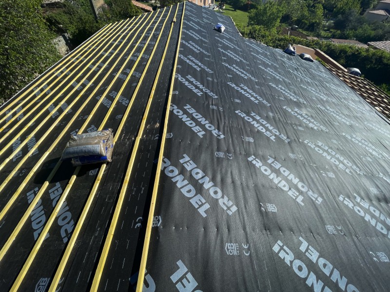 Intervention de couvreur pour un changement de toiture près de Aix-en-Provence 13100