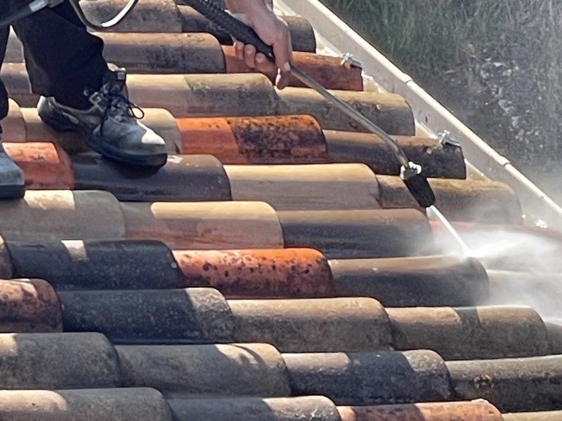 Couvreur pour Nettoyage de toiture à Istres 13800