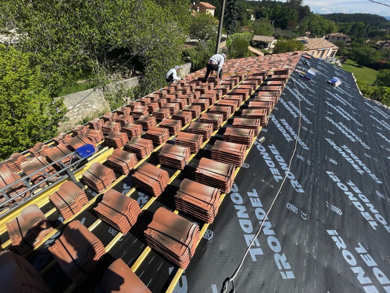 pose de tuiles à Aix en provence 13100