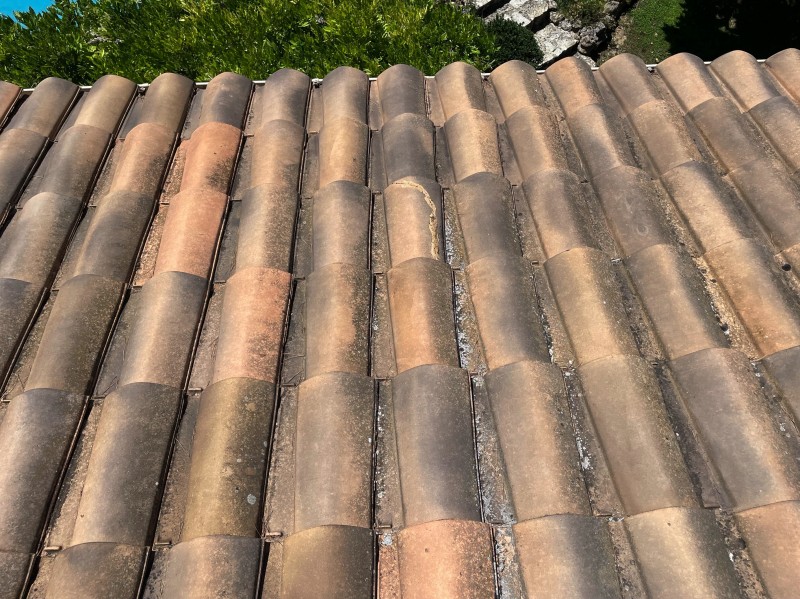 toiture avant nettoyage Bouc-Bel-Air 13320