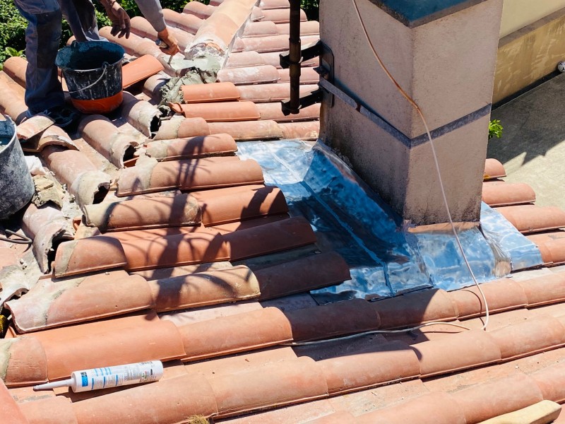 travaux de rénovation de faîtage et cheminée sur marignane