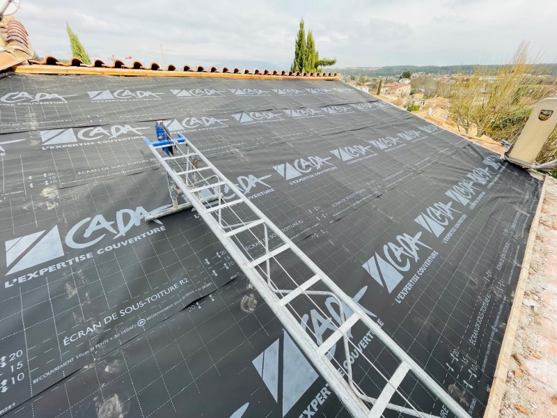 pose ecran sous toiture près de gardanne