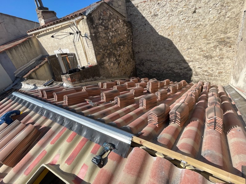 pose de toiture en PST et tuiles Canal à Lambesc 13410