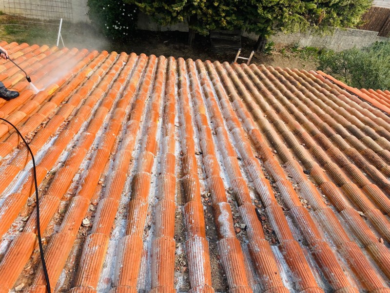 passage de prodruit sur tuiles romane à velaux