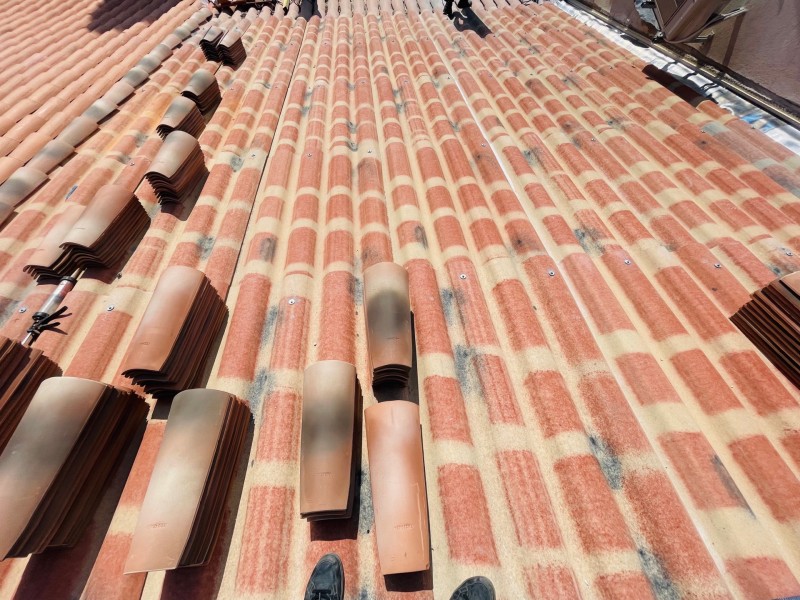 Pose des plaques sous tuiles sur sausset les pins