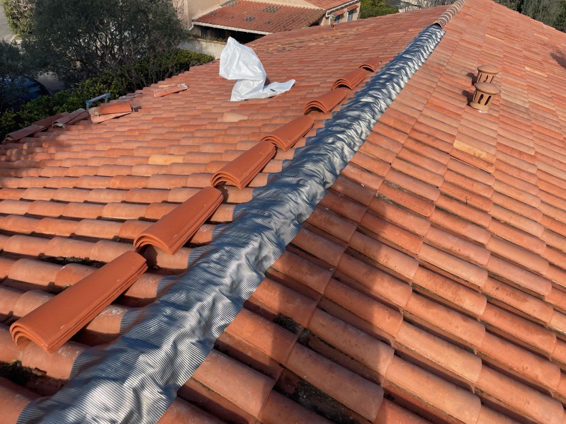 Rénovation de Faîtage de toiture de maison sur Saint-Victoret 13730 près de Marignane