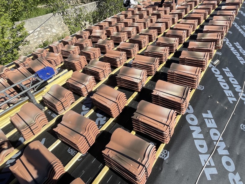 couvreur pour pose de tuile a vitrolles 13127