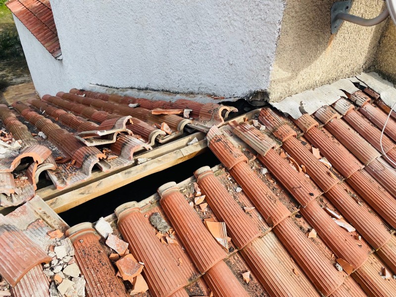 depose de tuiles et ciment sur velaux