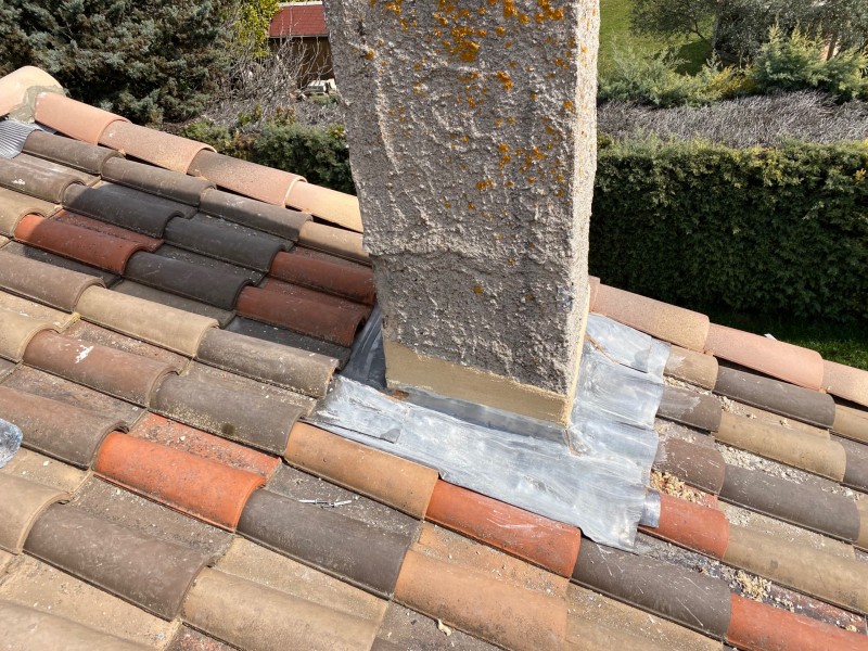 tour de cheminée plomb sur mimet