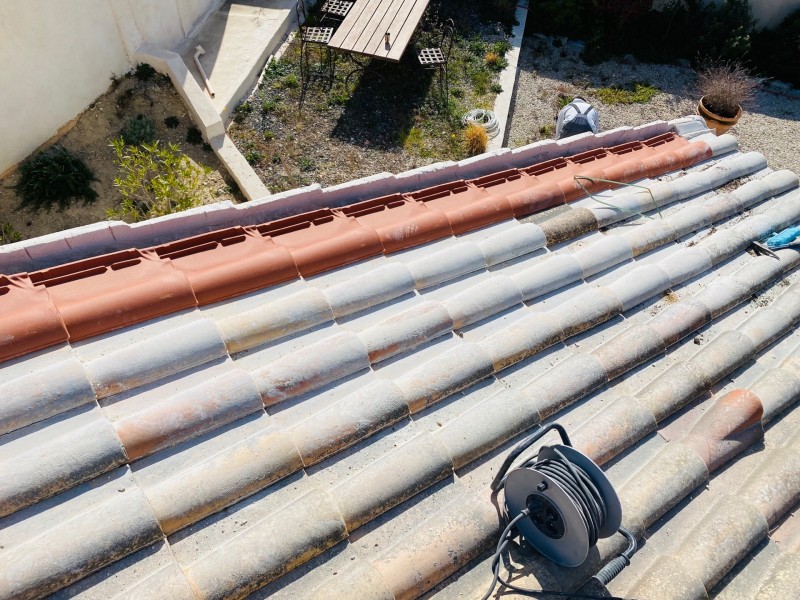 pose de tuiles sous rive neuve sur carry le rouet