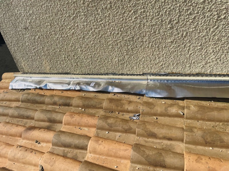 Couvreur pour changement des Solins en Plomb d’une toiture de Maison sur Vitrolles 13127 près de Marignane