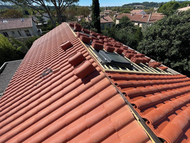 pose de tuiles à luynes 13080