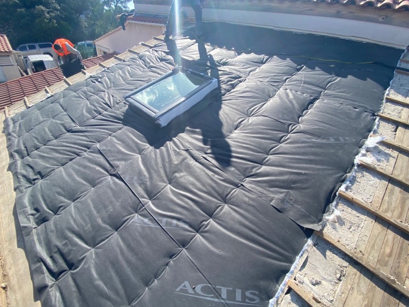 pose isolation sous toiture sur bouc bel air