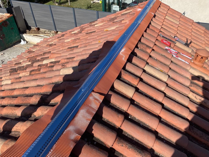 pose closoir en faitage sur velaux