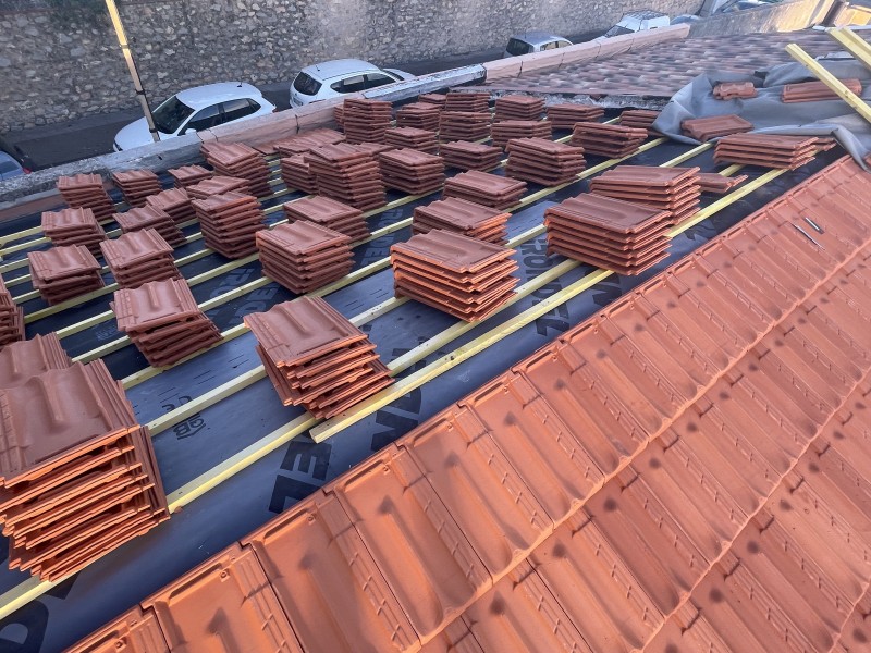 pose de tuiles près de marignane 13700