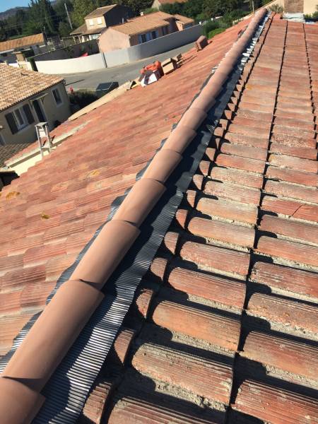 Faitage en closoir ventillé sur salon de provence