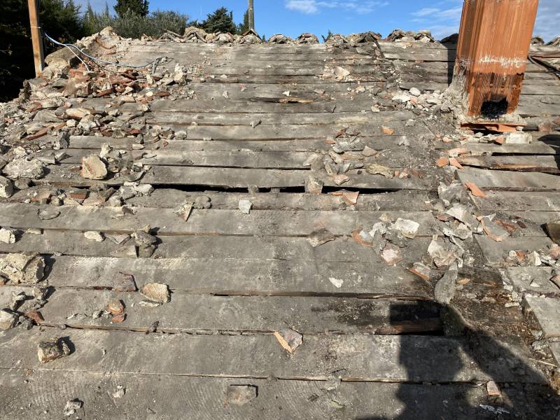 dépose toiture et gravas poès de aix en provence