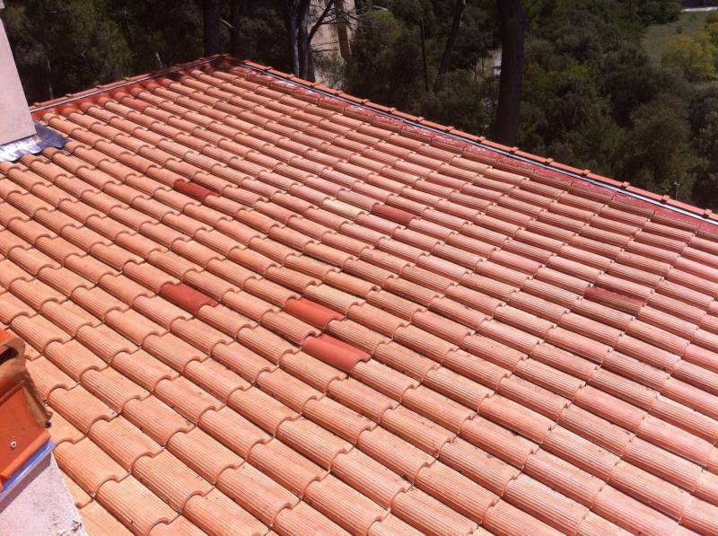 nettoyage et traitement de tuile romane sur Marignane