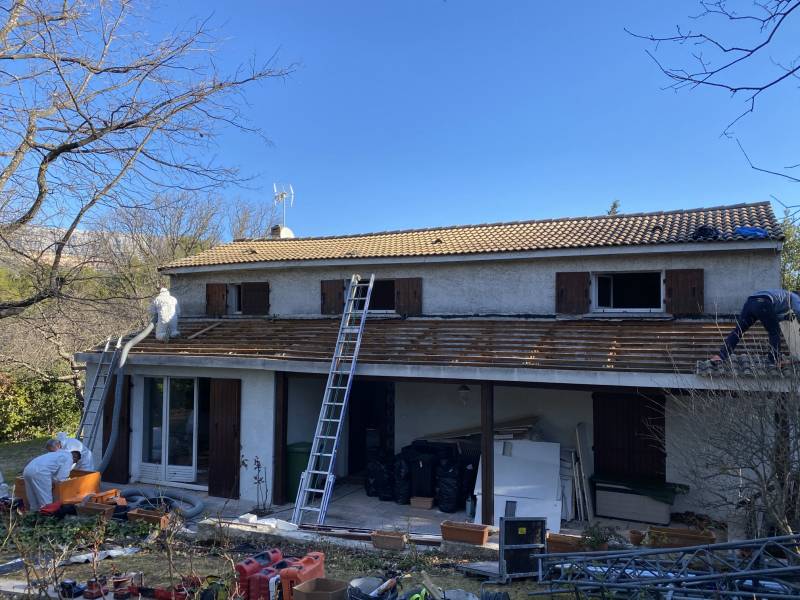 chantier toiture près de Aix en Provence