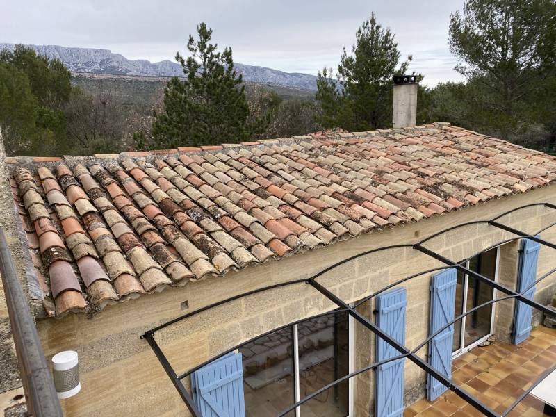 toiture avant notre intervention près de Aix en Provence