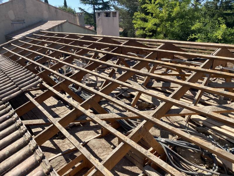 Dépose de toiture et evacuation des gravas près de Marseille